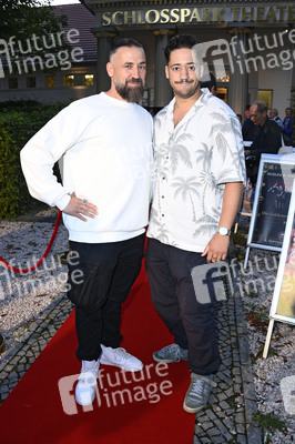 Theaterpremiere 'Der eingebildet Kranke' und 90. Geburtstag von Dieter Hallervorden in Berlin
