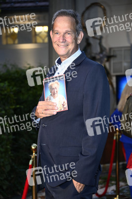 Theaterpremiere 'Der eingebildet Kranke' und 90. Geburtstag von Dieter Hallervorden in Berlin