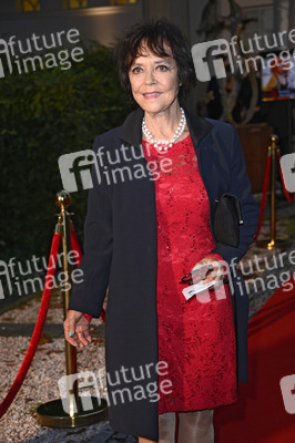 Theaterpremiere 'Der eingebildet Kranke' und 90. Geburtstag von Dieter Hallervorden in Berlin