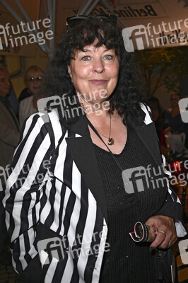 Theaterpremiere 'Der eingebildet Kranke' und 90. Geburtstag von Dieter Hallervorden in Berlin