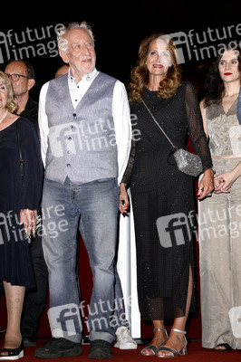 Theaterpremiere 'Der eingebildet Kranke' und 90. Geburtstag von Dieter Hallervorden in Berlin