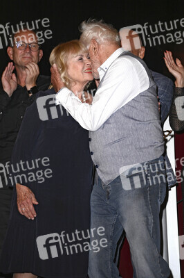 Theaterpremiere 'Der eingebildet Kranke' und 90. Geburtstag von Dieter Hallervorden in Berlin