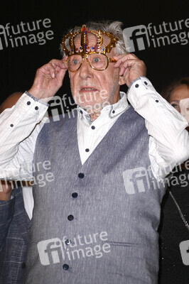 Theaterpremiere 'Der eingebildet Kranke' und 90. Geburtstag von Dieter Hallervorden in Berlin