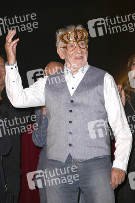 Theaterpremiere 'Der eingebildet Kranke' und 90. Geburtstag von Dieter Hallervorden in Berlin