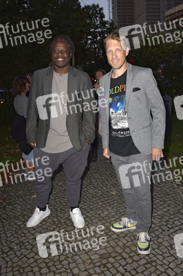 Theaterpremiere 'Der eingebildet Kranke' und 90. Geburtstag von Dieter Hallervorden in Berlin