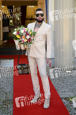 Theaterpremiere 'Der eingebildet Kranke' und 90. Geburtstag von Dieter Hallervorden in Berlin