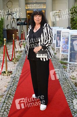 Theaterpremiere 'Der eingebildet Kranke' und 90. Geburtstag von Dieter Hallervorden in Berlin