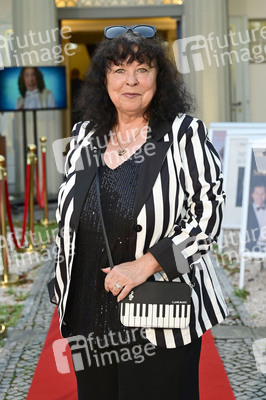 Theaterpremiere 'Der eingebildet Kranke' und 90. Geburtstag von Dieter Hallervorden in Berlin