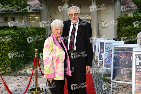 Theaterpremiere 'Der eingebildet Kranke' und 90. Geburtstag von Dieter Hallervorden in Berlin