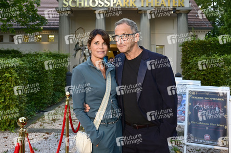 Theaterpremiere 'Der eingebildet Kranke' und 90. Geburtstag von Dieter Hallervorden in Berlin