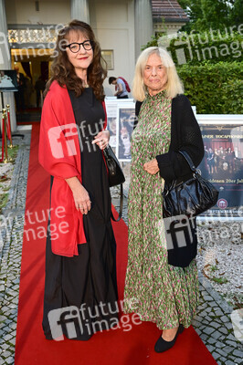 Theaterpremiere 'Der eingebildet Kranke' und 90. Geburtstag von Dieter Hallervorden in Berlin