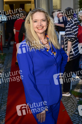 Theaterpremiere 'Der eingebildet Kranke' und 90. Geburtstag von Dieter Hallervorden in Berlin