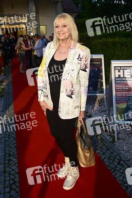 Theaterpremiere 'Der eingebildet Kranke' und 90. Geburtstag von Dieter Hallervorden in Berlin