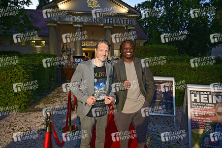 Theaterpremiere 'Der eingebildet Kranke' und 90. Geburtstag von Dieter Hallervorden in Berlin