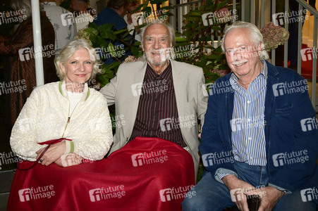 Theaterpremiere 'Der eingebildet Kranke' und 90. Geburtstag von Dieter Hallervorden in Berlin