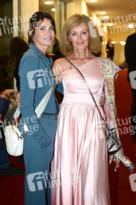 Theaterpremiere 'Der eingebildet Kranke' und 90. Geburtstag von Dieter Hallervorden in Berlin