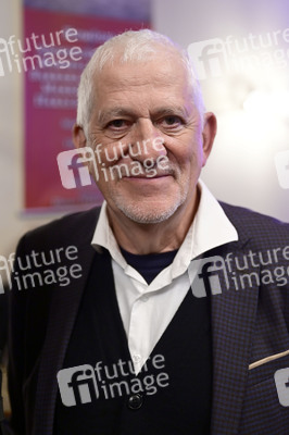 Theaterpremiere 'Der eingebildet Kranke' und 90. Geburtstag von Dieter Hallervorden in Berlin