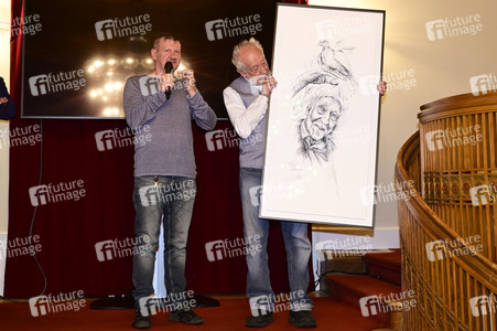 Theaterpremiere 'Der eingebildet Kranke' und 90. Geburtstag von Dieter Hallervorden in Berlin