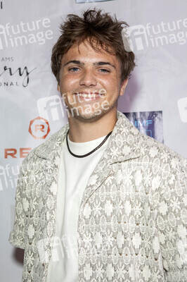 Eröffnung des Tarzana International Film Festival 2025 in Sherman Oaks