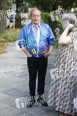Überraschungsgala zum 90. Geburtstag von Dieter Hallervorden in Berlin