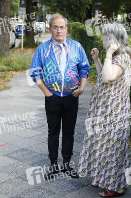 Überraschungsgala zum 90. Geburtstag von Dieter Hallervorden in Berlin