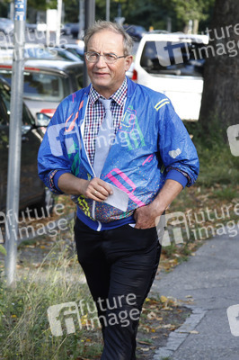 Überraschungsgala zum 90. Geburtstag von Dieter Hallervorden in Berlin