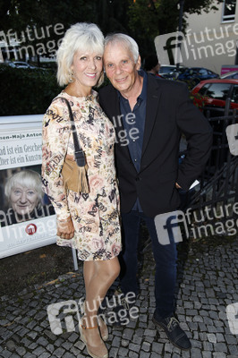 Überraschungsgala zum 90. Geburtstag von Dieter Hallervorden in Berlin