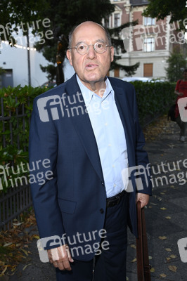 Überraschungsgala zum 90. Geburtstag von Dieter Hallervorden in Berlin