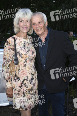 Überraschungsgala zum 90. Geburtstag von Dieter Hallervorden in Berlin