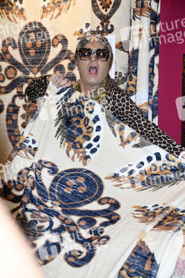 Präsentation von Carpetlounge Berlin & Julian F. M. Stoeckel in Berlin