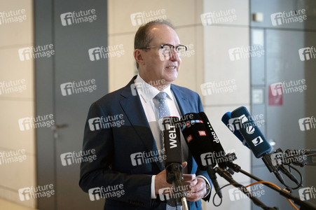 Pressestatement von Alexander Dobrindt in Berlin