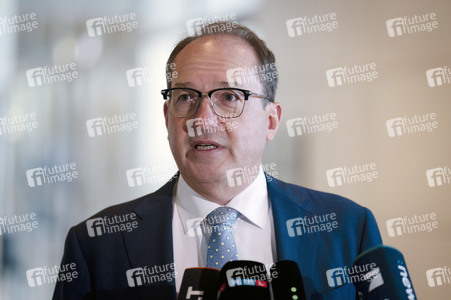 Pressestatement von Alexander Dobrindt in Berlin