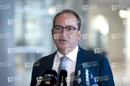Pressestatement von Alexander Dobrindt in Berlin