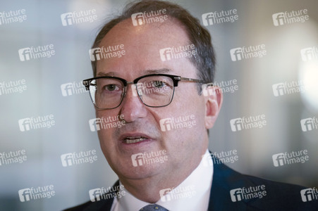 Pressestatement von Alexander Dobrindt in Berlin
