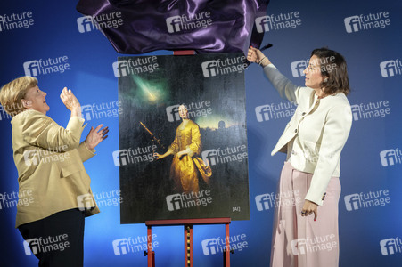 Ausstellungseröffnung 'Unsichtbare Wissenschaftlerinnen - Versäumte Bilder' in Berlin