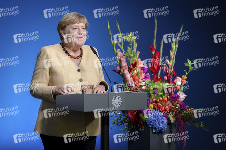 Ausstellungseröffnung 'Unsichtbare Wissenschaftlerinnen - Versäumte Bilder' in Berlin