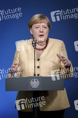 Ausstellungseröffnung 'Unsichtbare Wissenschaftlerinnen - Versäumte Bilder' in Berlin