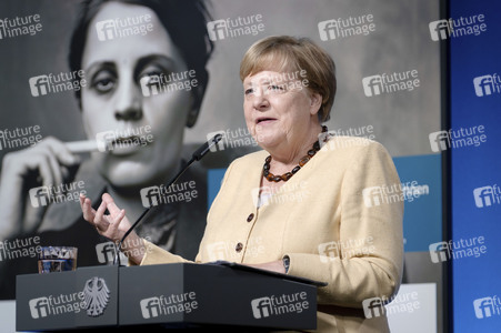 Ausstellungseröffnung 'Unsichtbare Wissenschaftlerinnen - Versäumte Bilder' in Berlin