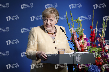 Ausstellungseröffnung 'Unsichtbare Wissenschaftlerinnen - Versäumte Bilder' in Berlin