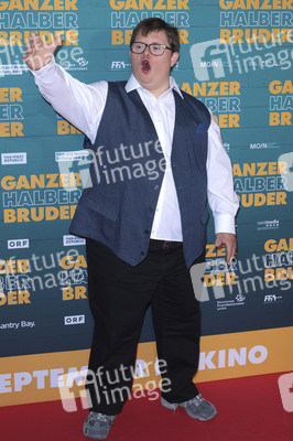 Filmpremiere 'Ganzer halber Bruder' in Köln