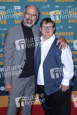 Filmpremiere 'Ganzer halber Bruder' in Köln