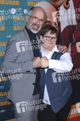 Filmpremiere 'Ganzer halber Bruder' in Köln