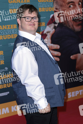 Filmpremiere 'Ganzer halber Bruder' in Köln