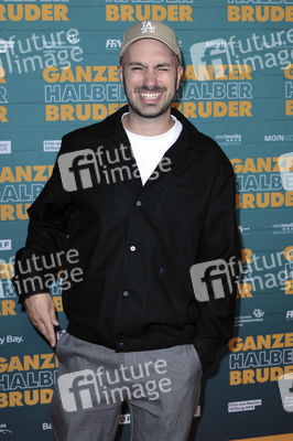 Filmpremiere 'Ganzer halber Bruder' in Köln