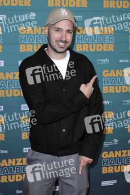 Filmpremiere 'Ganzer halber Bruder' in Köln