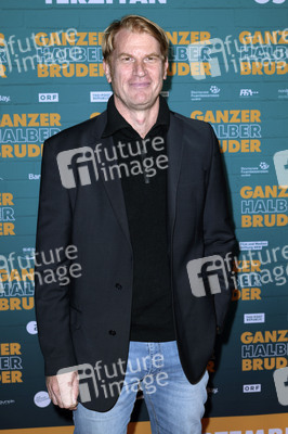 Filmpremiere 'Ganzer halber Bruder' in Köln