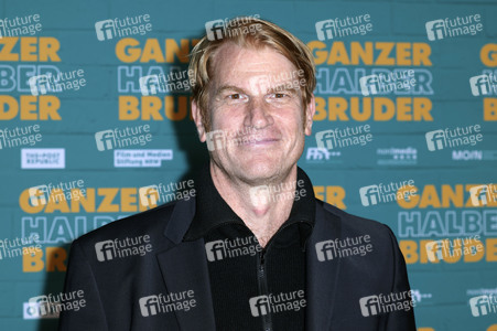 Filmpremiere 'Ganzer halber Bruder' in Köln