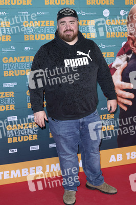 Filmpremiere 'Ganzer halber Bruder' in Köln