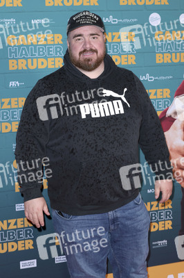 Filmpremiere 'Ganzer halber Bruder' in Köln