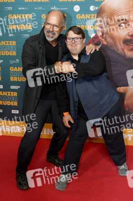 Filmpremiere 'Ganzer halber Bruder' in Hannover